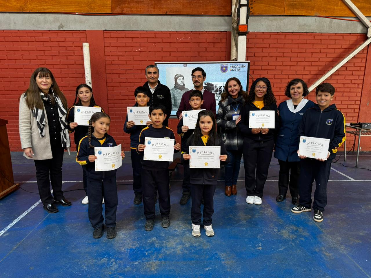 Escuela Luis Alberto Acevedo conmemora legado de mártir de la aviación chilena